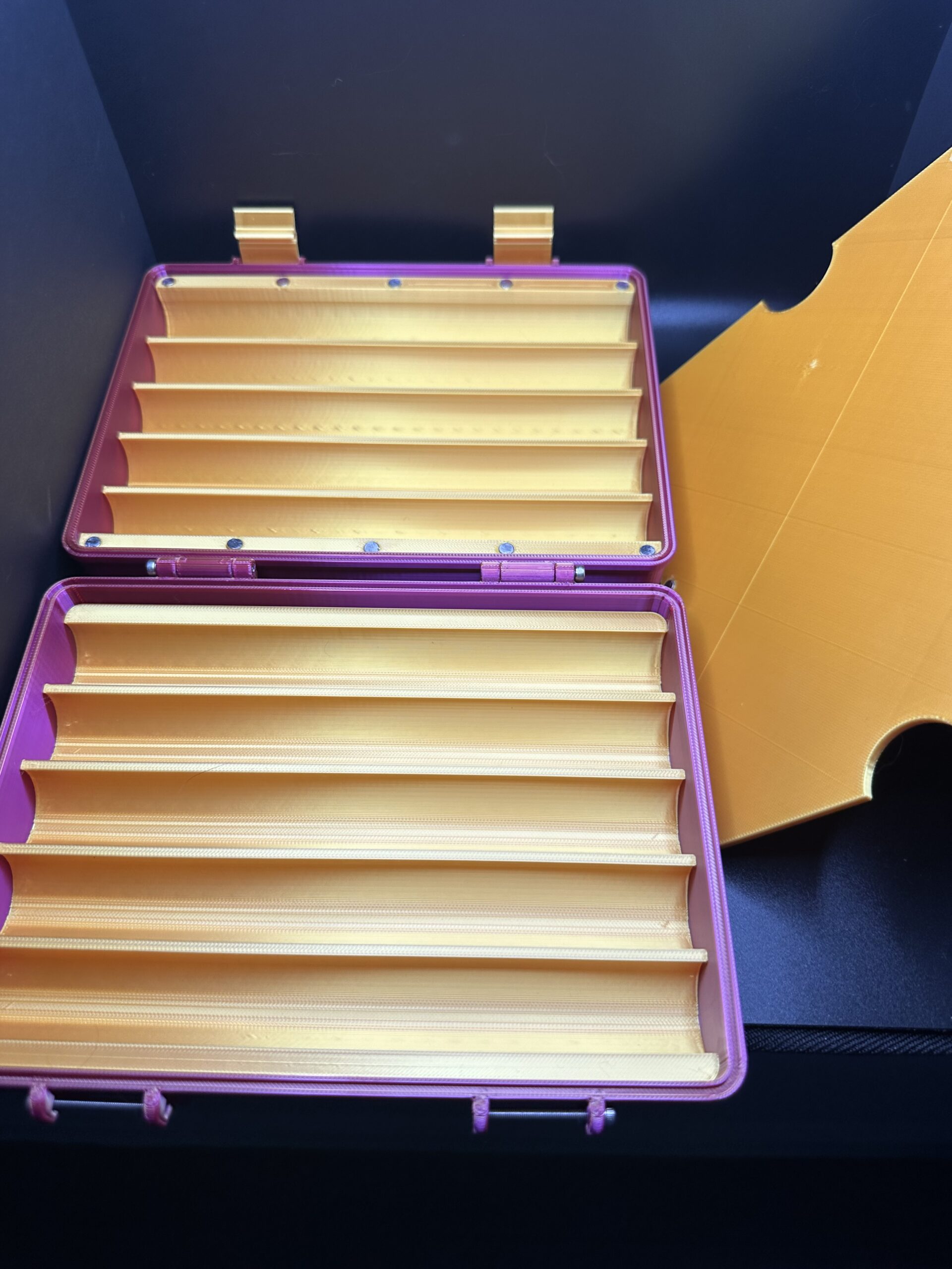 Magnetic 10 Pen Box